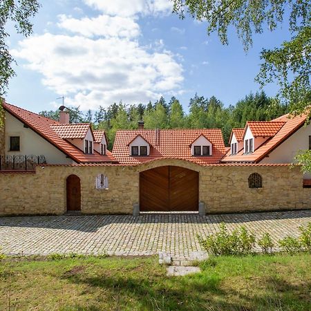 Hajovna Hnevnice Luaran gambar