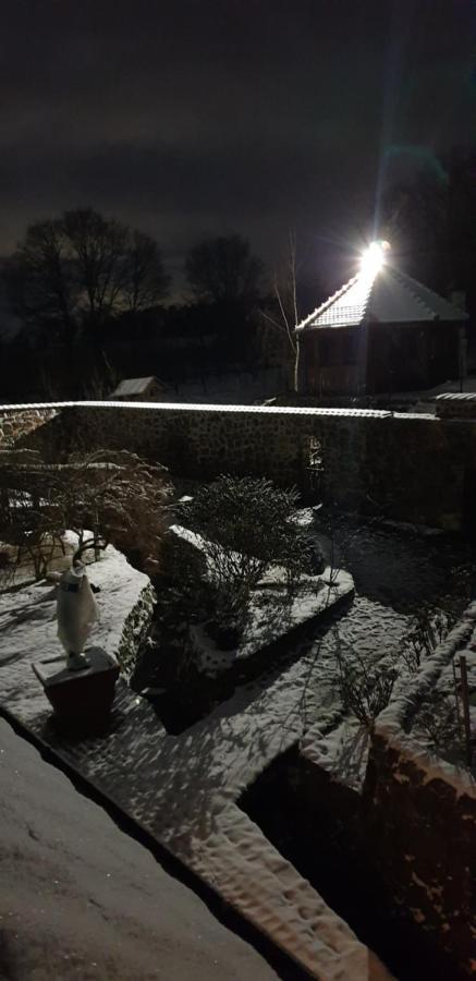 Hajovna Hnevnice Luaran gambar