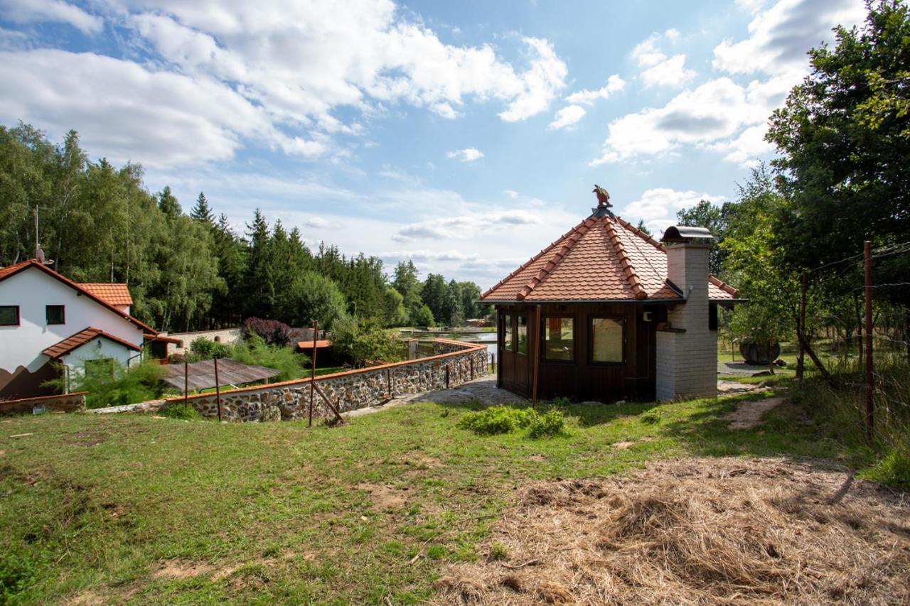 Hajovna Hnevnice Luaran gambar