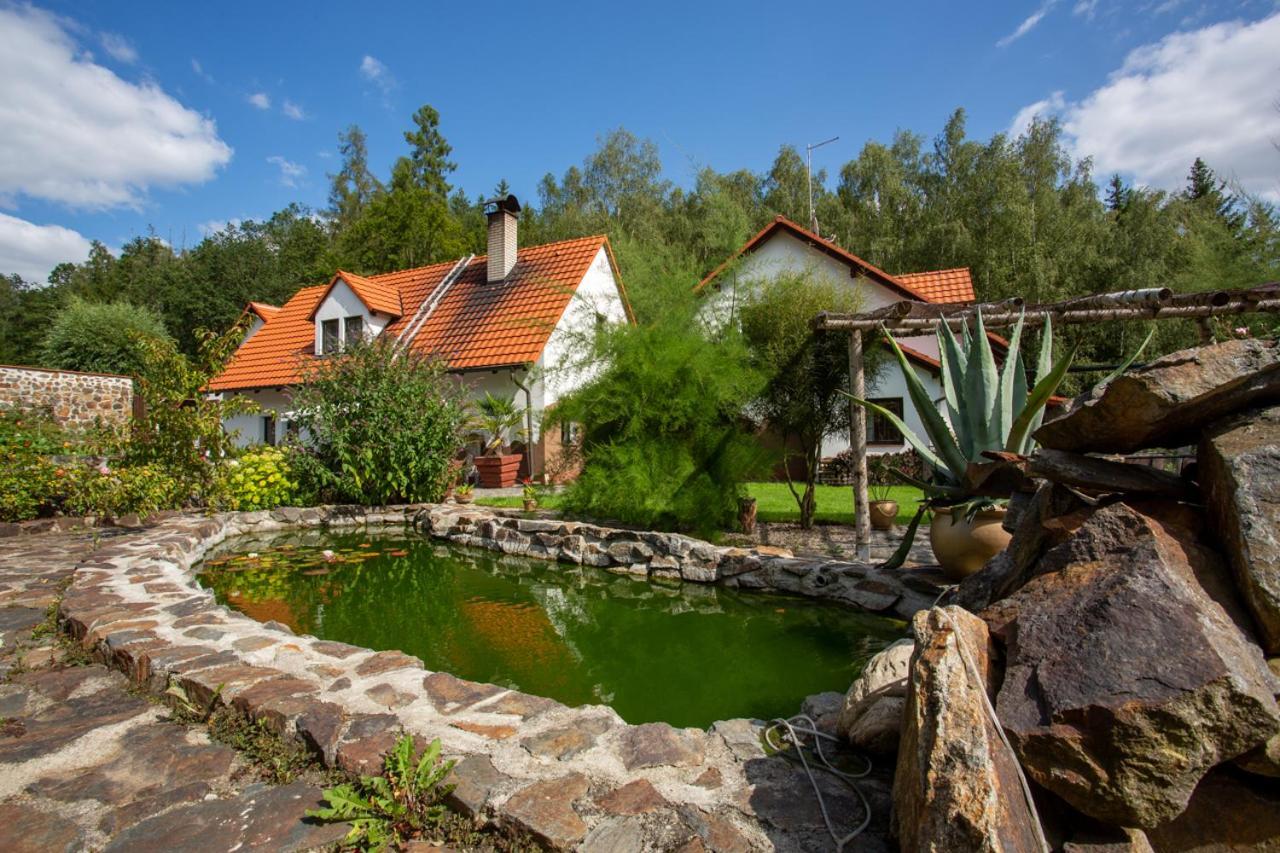 Hajovna Hnevnice Luaran gambar