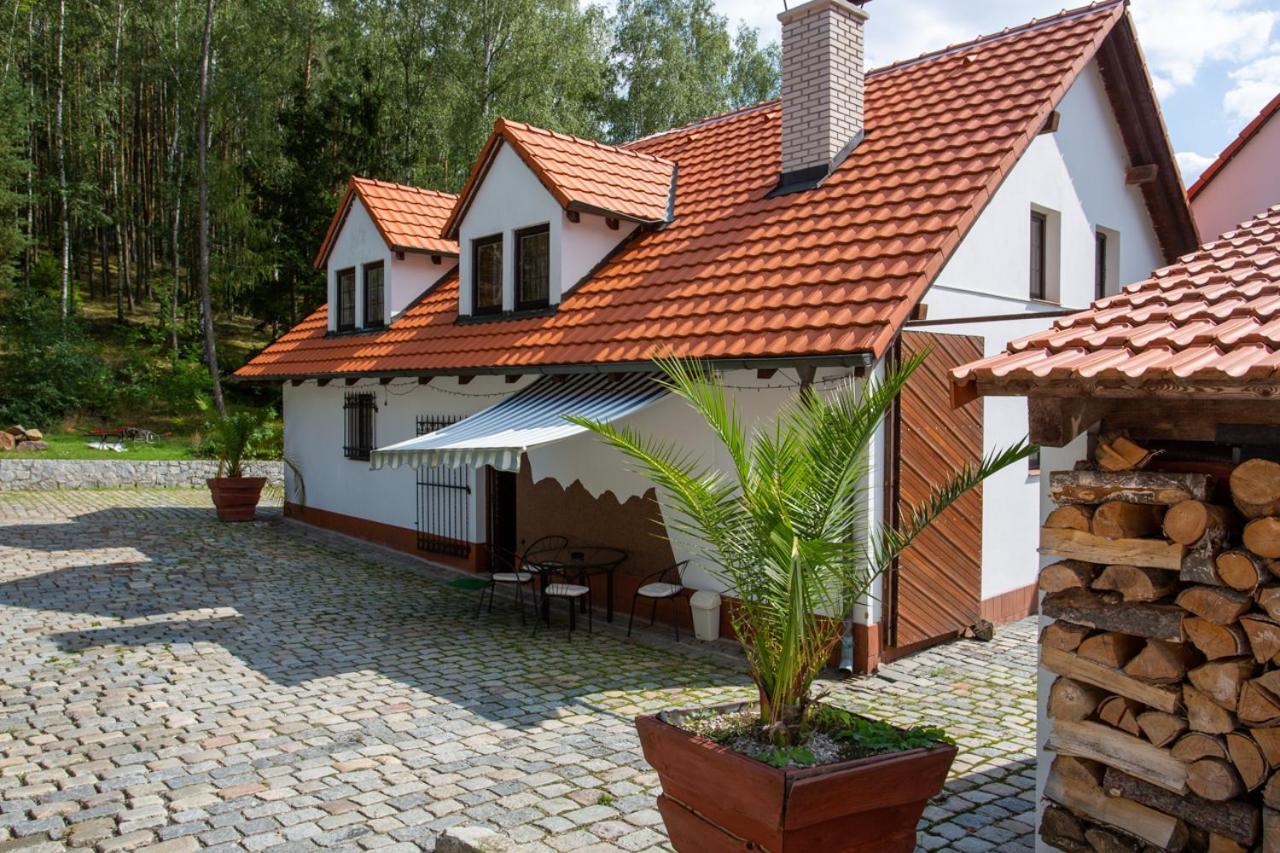 Hajovna Hnevnice Luaran gambar